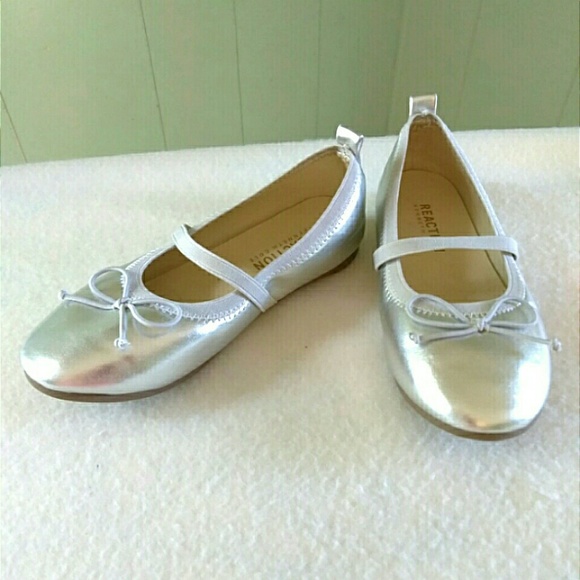 Kenneth Cole Reaction Other - SILVER BALLET FLATS,  Girls 12